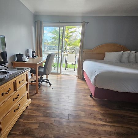 Captain'S Inn And Suites Alexandria Bay Bagian luar foto