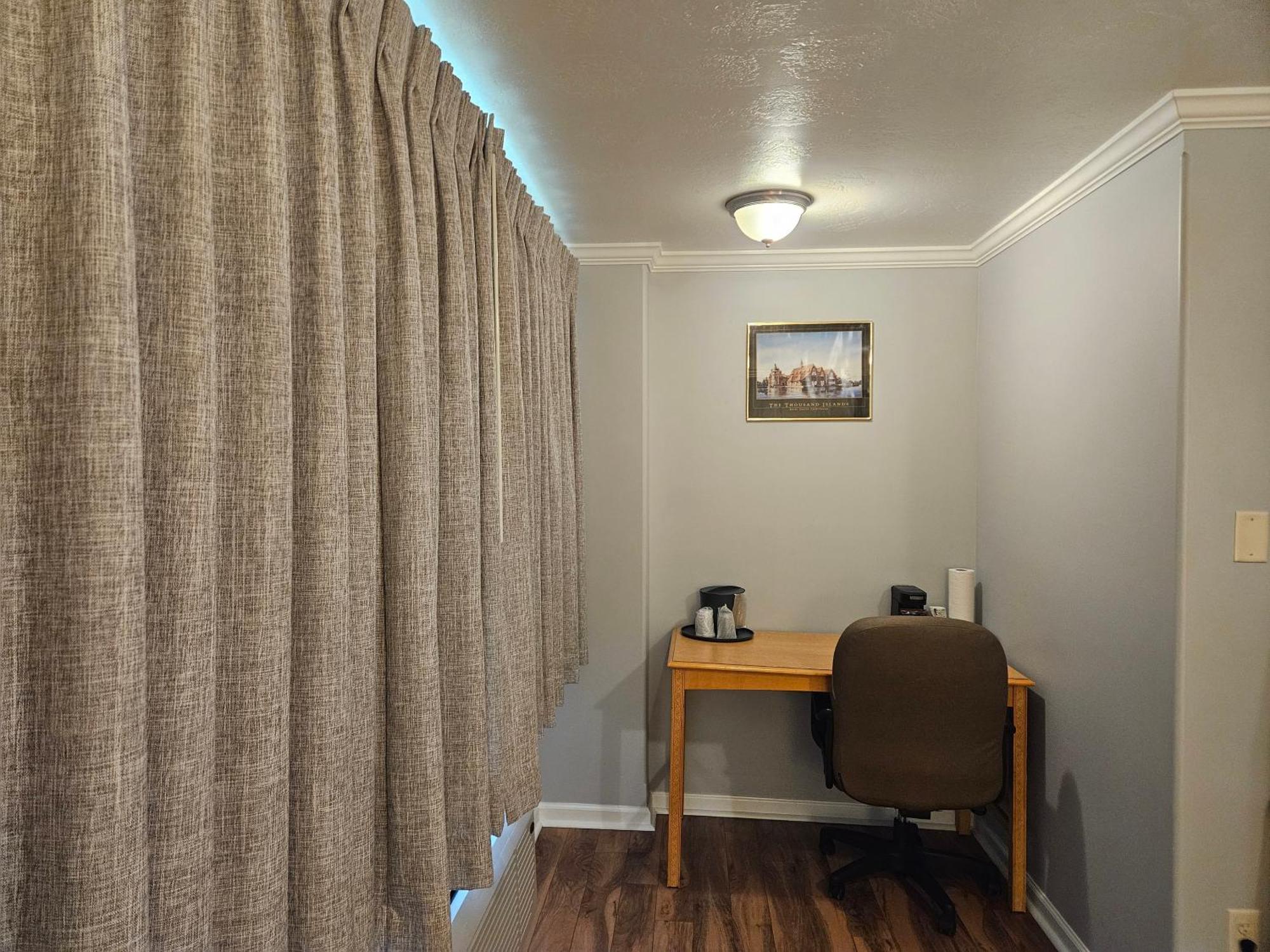 Captain'S Inn And Suites Alexandria Bay Bagian luar foto