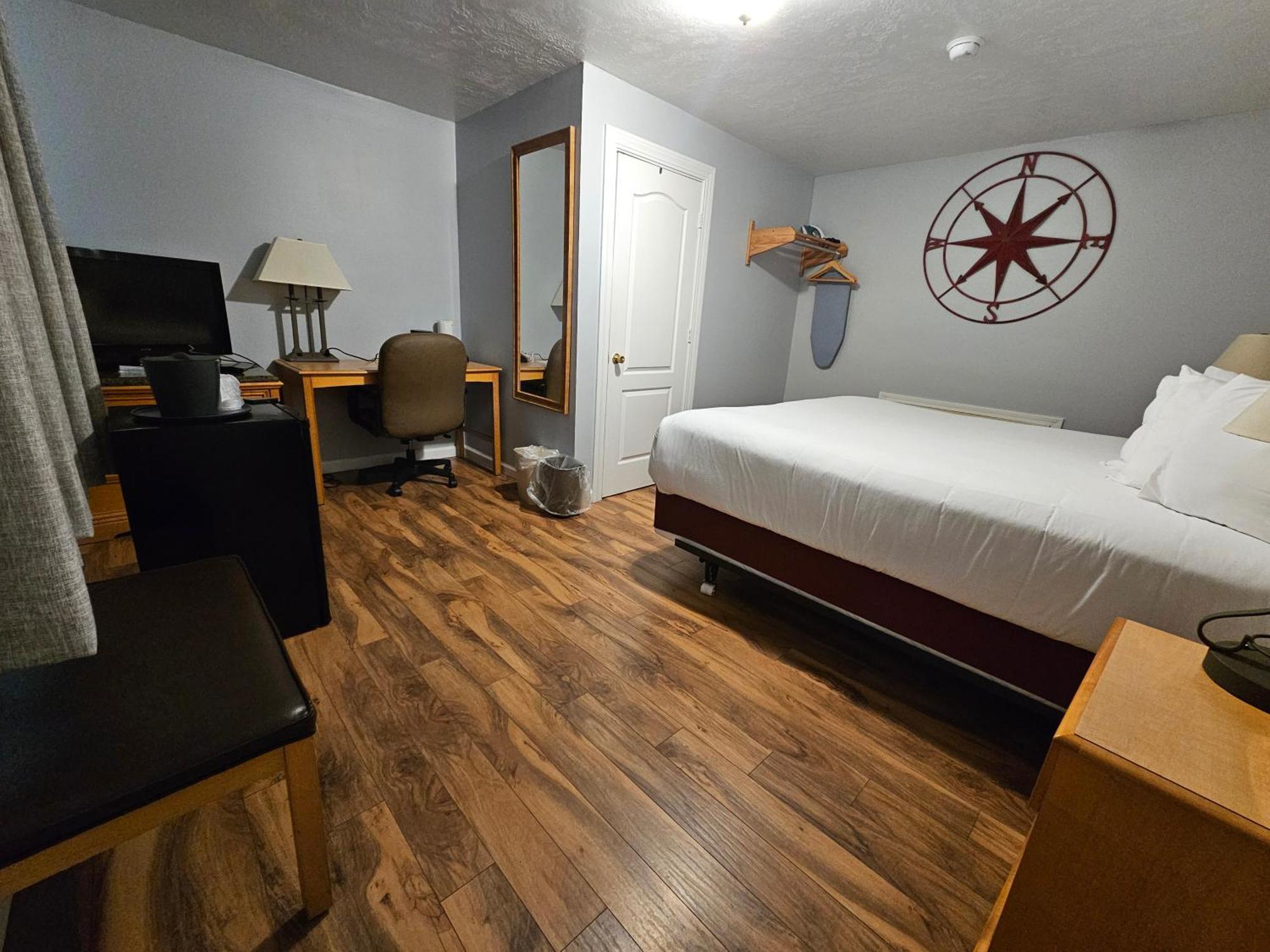 Captain'S Inn And Suites Alexandria Bay Bagian luar foto