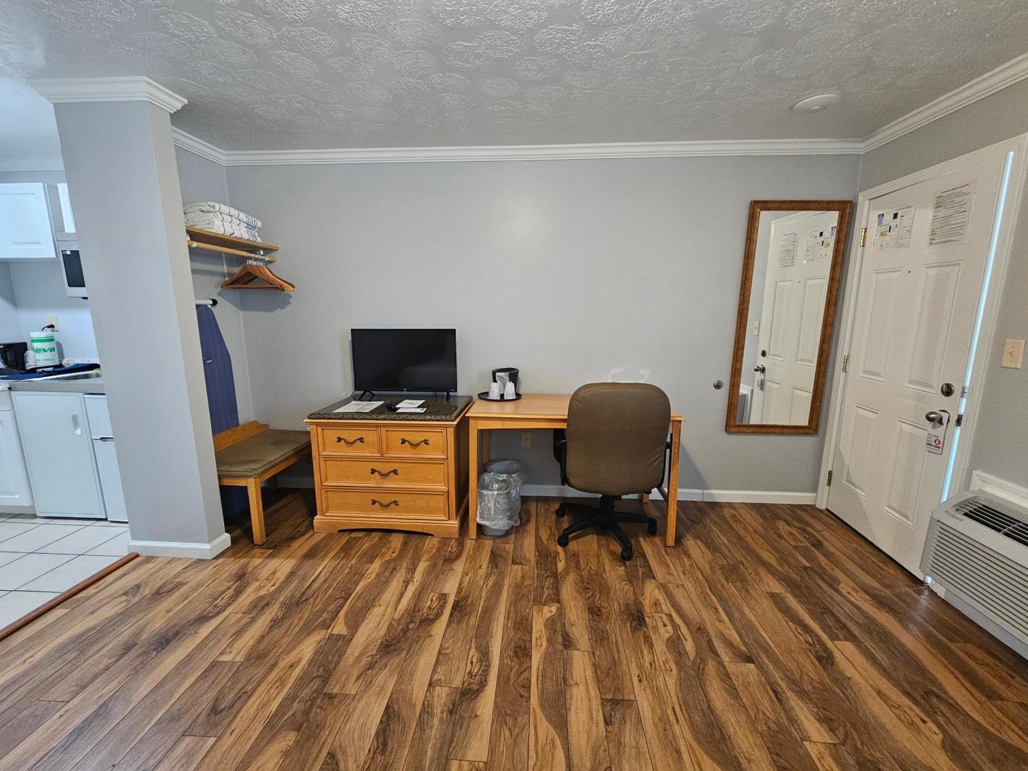 Captain'S Inn And Suites Alexandria Bay Bagian luar foto